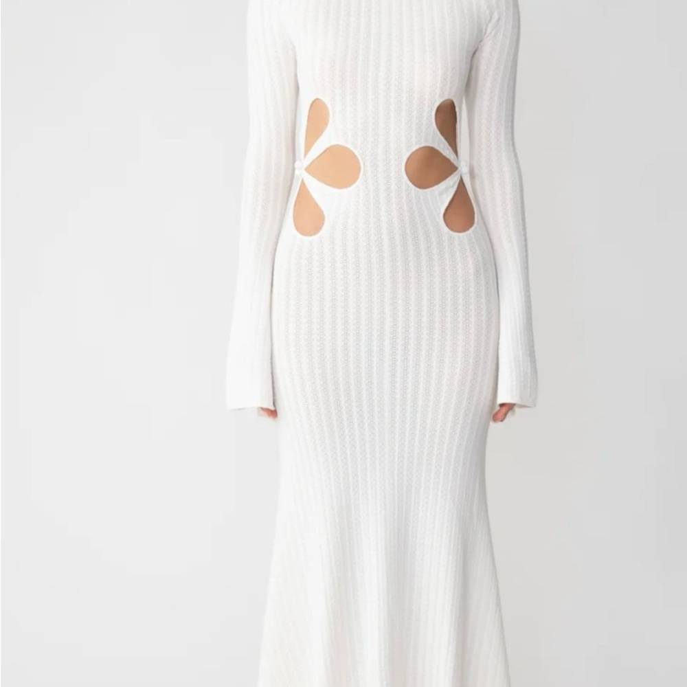 Elegant White Knit Dress